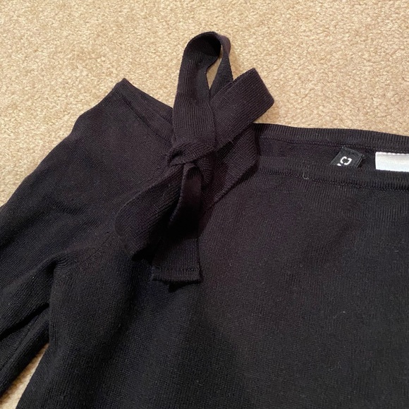 H&M Shoulder Tie-Strap Black Sweater - Picture 3 of 4